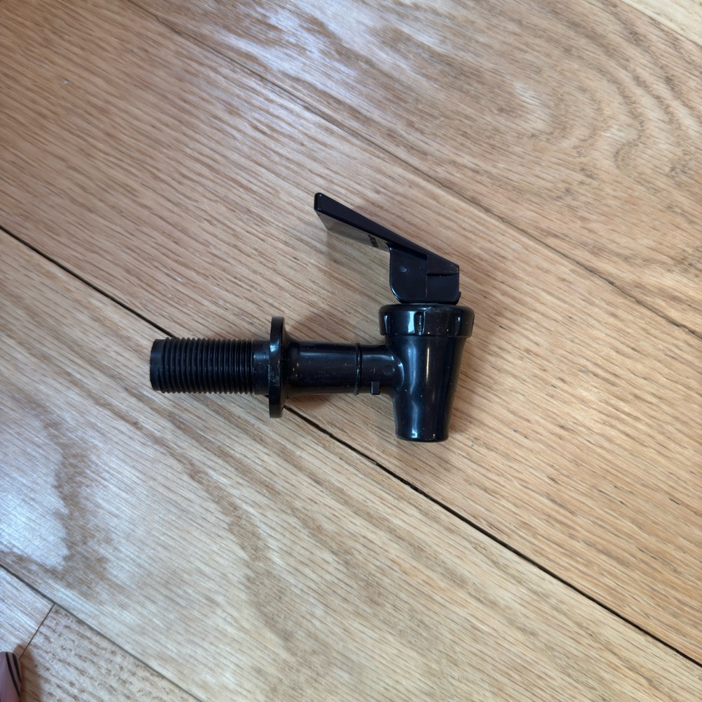 BERKEY | Black Spigot Valve - Picture 2 of 3